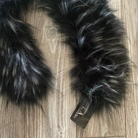 Bella black and gray Faux fur collar - Picture 7 of 11